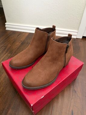 Carlos Nordstrom Brown Cognac Ankle Booties with Side Zip